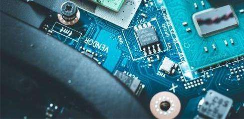 �W��Ƕ��ʽ�_�l(f��)�����Д�̎������Щ����